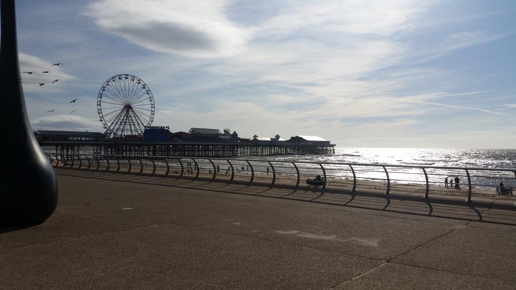 Somerville Hotel Blackpool Exterior photo